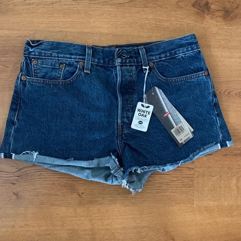 Levi’s High Rose wedgie Fit Shorts